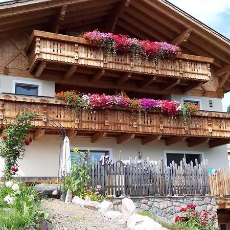 Schwabl Auf Der Ebene Apartment Meltina Bagian luar foto